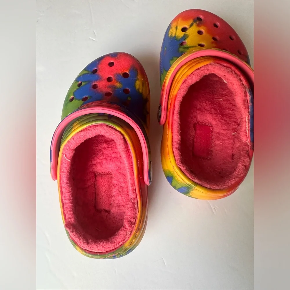 CROCS Kids Tie-Dye Multi-Color Fuzzy Lined Clogs - Pink, Blue, Yellow, Green